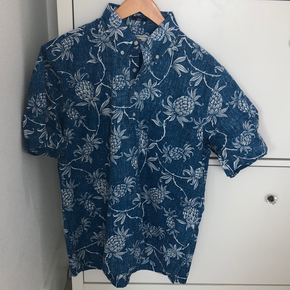 Reyn Spooner classic fit pullover shirt, design style “Aloha Welcome”